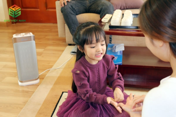 Quạt sưởi gốm Ceramic FujiE CH-2100 chính hãng