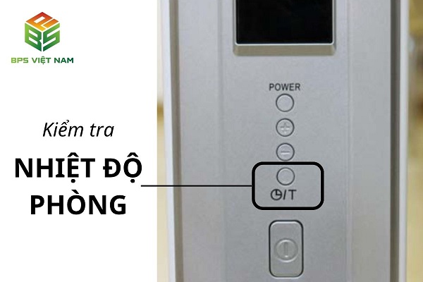 Ấn nút có biểu tượng Đồng hồ/T một lần để kiểm tra nhiệt độ phòng