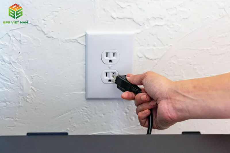 Vệ sinh cây nước nóng lạnh