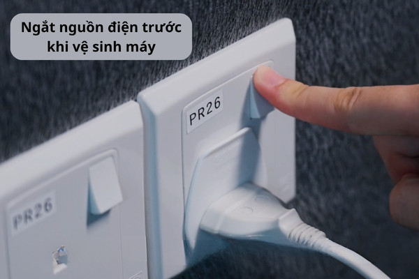 Hướng dẫn vệ sinh máy lọc không khí Daikin đúng chuẩn tại nhà