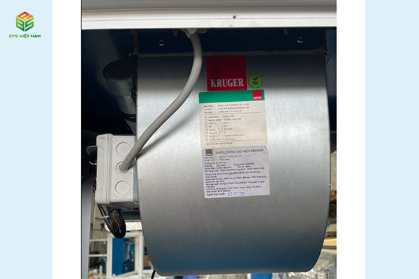 Quạt hút ly tâm Kruger cao cấp, giúp tạo ra luồng gió mạnh, ổn định, tiết kiệm điện năng