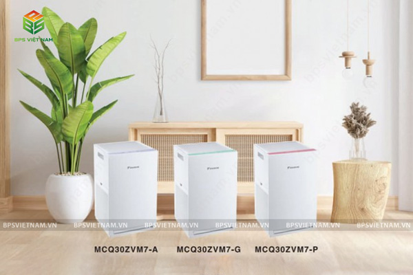 MCQ30ZVM7-P (viền hồng), MCQ30ZVM7-A (viền xanh dương ), MCQ30ZVM7-G (viền xanh ngọc )