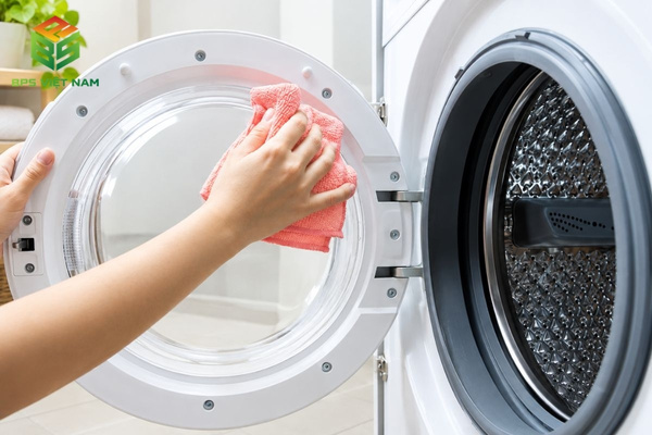 Vì sao cần vệ sinh máy sấy Electrolux định kỳ