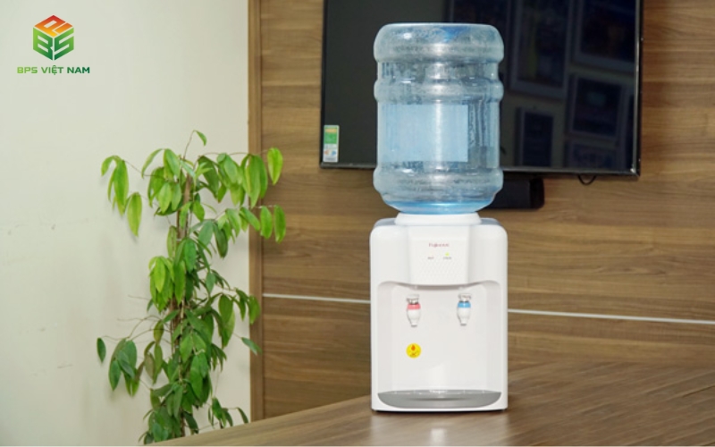 cây nước nóng lạnh để bàn