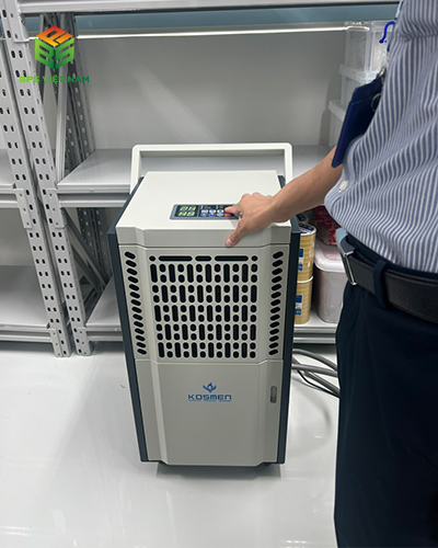 Giải Pháp Chống Ẩm Mốc Hiệu Quả Cho Kho Tài Liệu, Hồ Sơ Với Máy Hút Ẩm Kosmen KM-90S