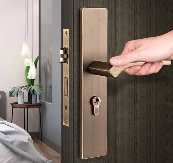 Các loại khóa cửa gỗ - Khóa tay gạt liền thân