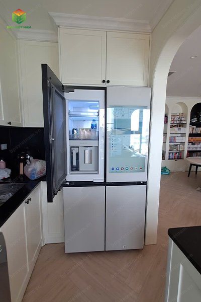 Lắp đặt Tủ lạnh Bespoke AI 4 Cửa với Màn hình thông minh AI Family Hub™+ cho khách hàng tại Golden Armor – B6 Giảng Võ, Hà Nội