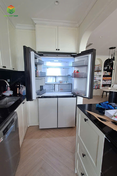 Lắp đặt Tủ lạnh Bespoke AI 4 Cửa với Màn hình thông minh AI Family Hub™+ cho khách hàng tại Golden Armor – B6 Giảng Võ, Hà Nội