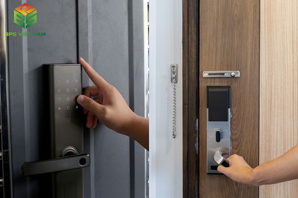 Cách lắp khóa cửa thông minh tại nhà (7 bước chi tiết)