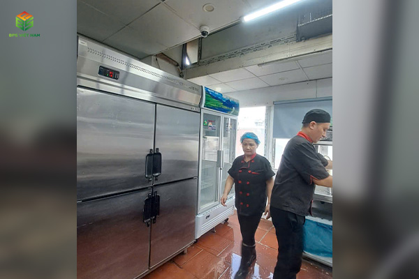 Giải Pháp Bảo Quản Thực Phẩm Chuyên Nghiệp Cho Nhà Hàng Với Tủ Mát Sanaky
